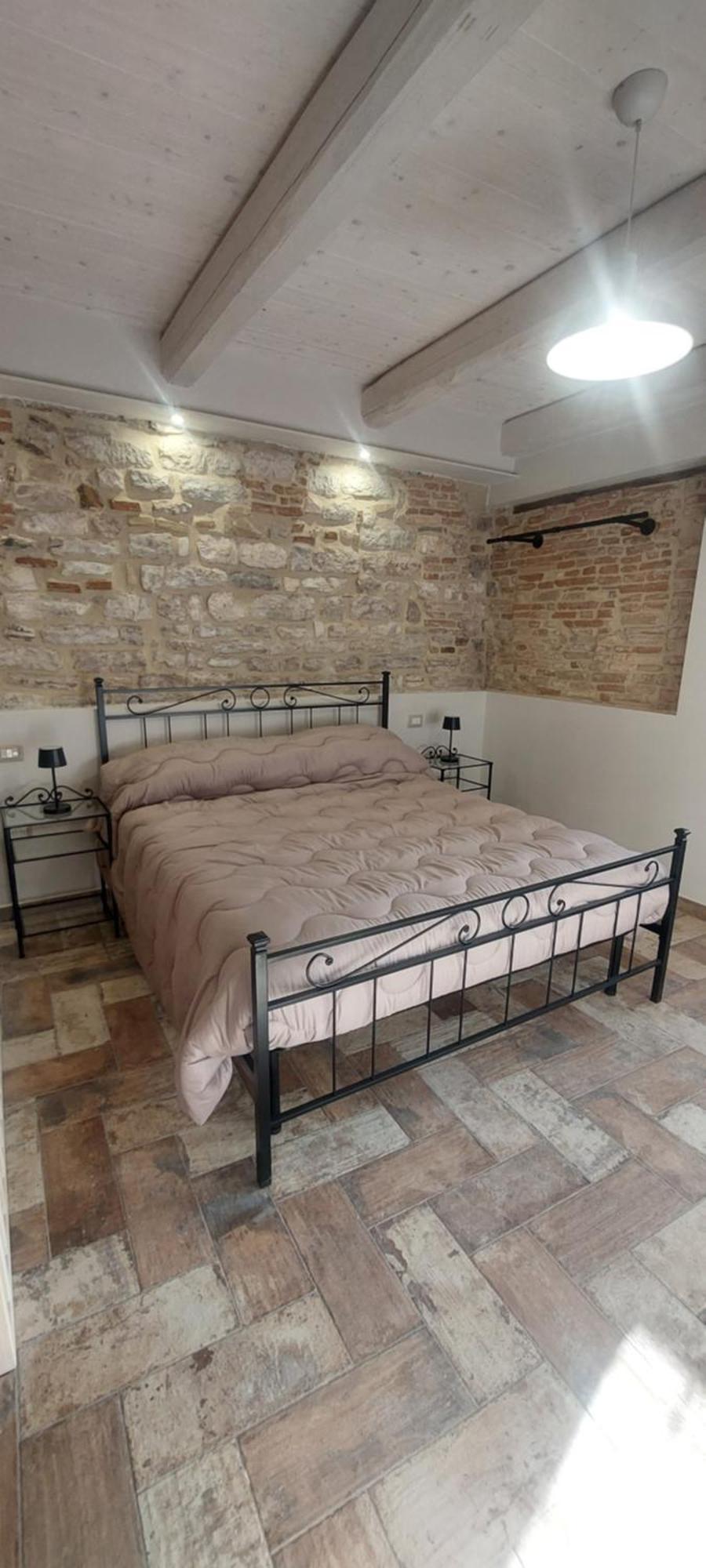 Via Mazzini Home Губбио Экстерьер фото